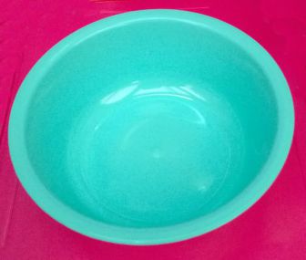 Миска пластик d=23см (2л)