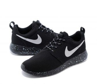 Женские кроссовки Nike Roshe Run черные космос