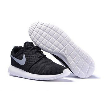 Женские кроссовки Nike Roshe Run черные